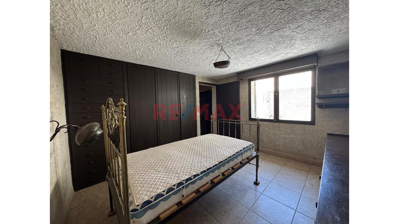 Vendo Hermosa Casa De Estilo Tradicional En La Av. Arancota - Entrada De Tiabaya - 2