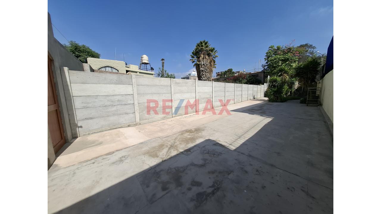 Vendo Hermosa Casa De Estilo Tradicional En La Av. Arancota - Entrada De Tiabaya - 8