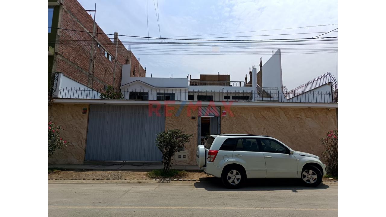 Venta Casa Residencial Pariachi-Ate - 2