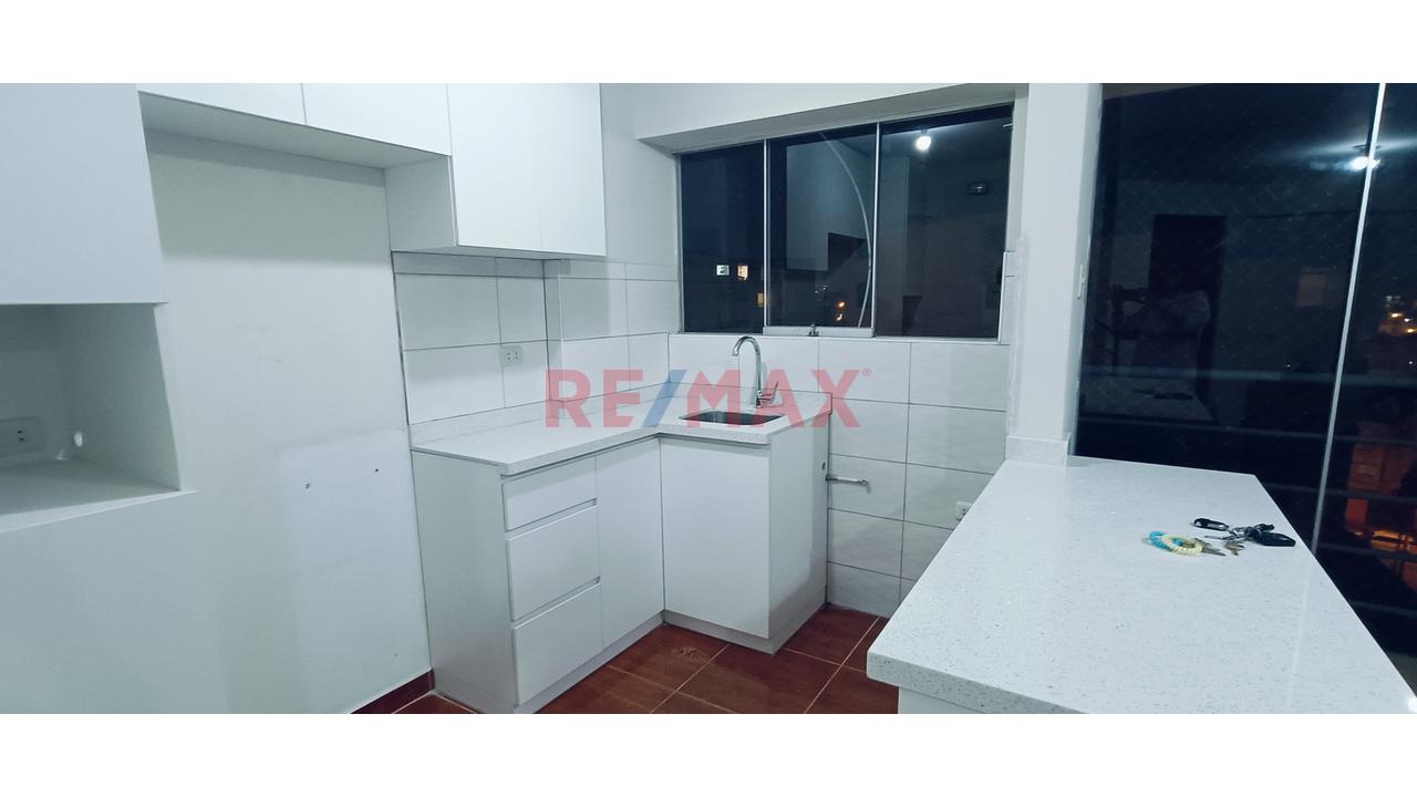 Vendo Triplex 185 M2. Con Cochera En Surquillo (Limite Con Surco Y Miraflores) - 18
