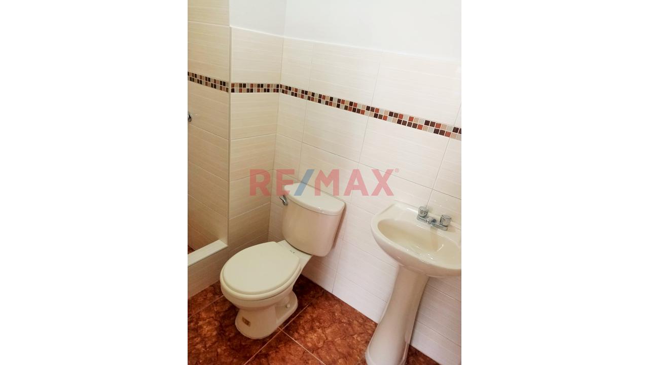 Vendo Triplex 185 M2. Con Cochera En Surquillo (Limite Con Surco Y Miraflores) - 3