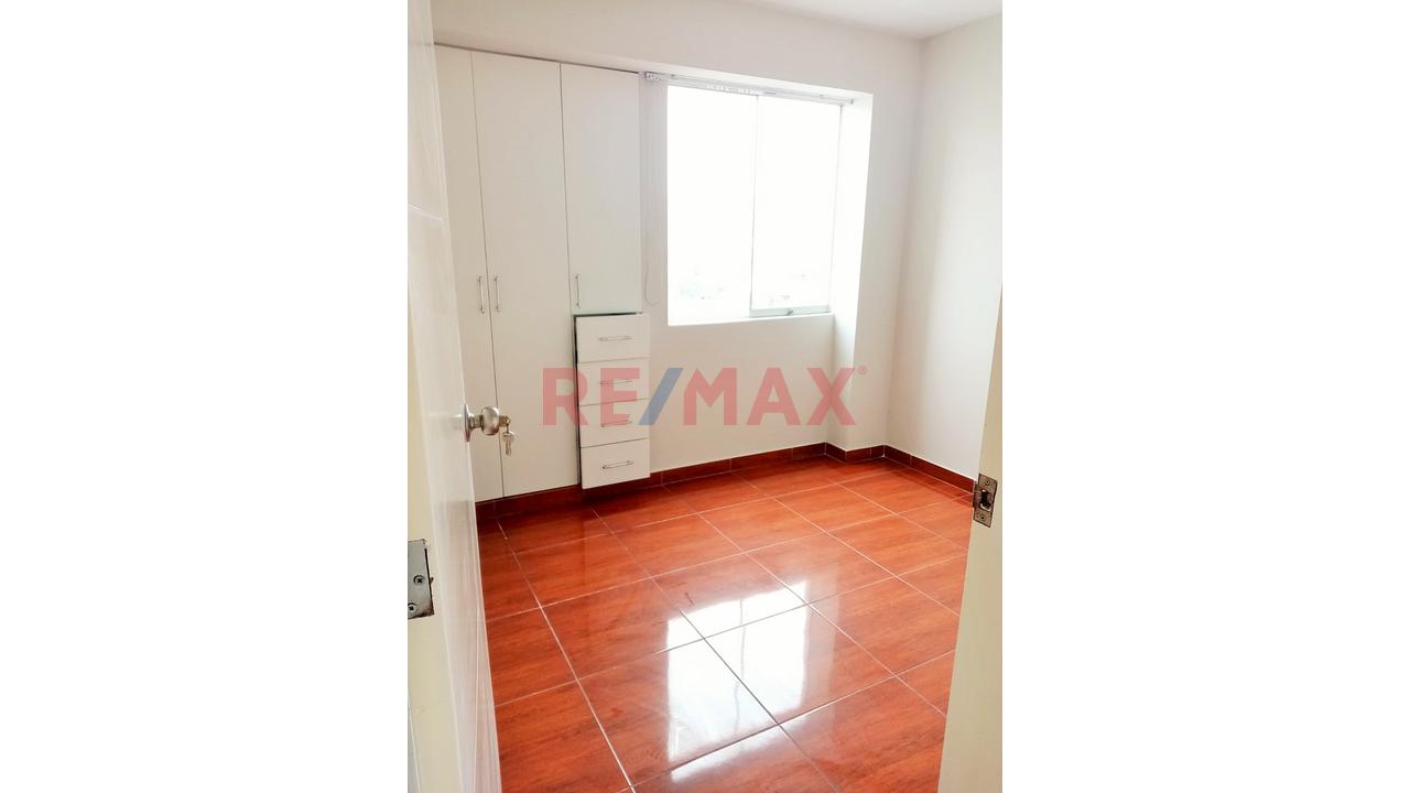 Vendo Triplex 185 M2. Con Cochera En Surquillo (Limite Con Surco Y Miraflores) - 21