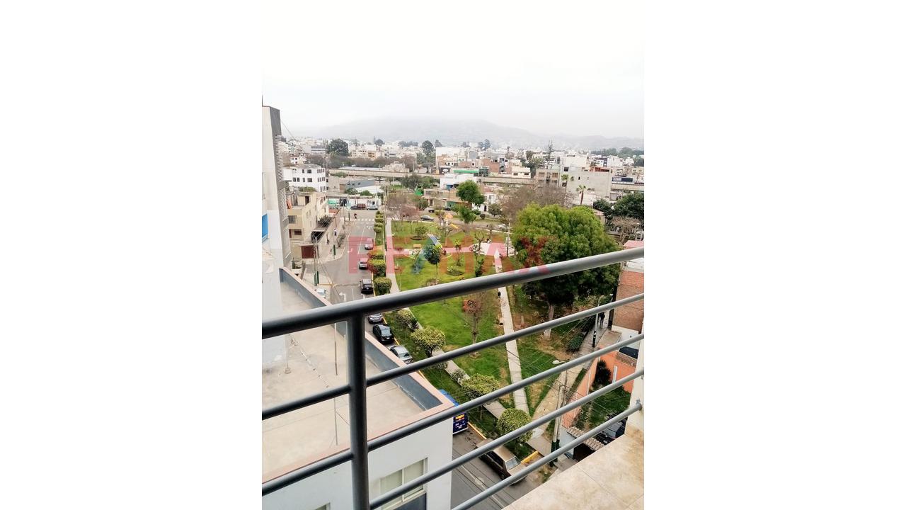 Vendo Triplex 185 M2. Con Cochera En Surquillo (Limite Con Surco Y Miraflores) - 11