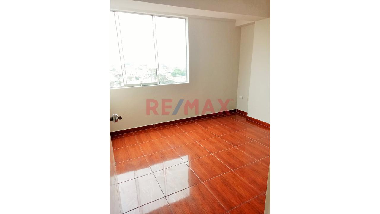 Vendo Triplex 185 M2. Con Cochera En Surquillo (Limite Con Surco Y Miraflores) - 13