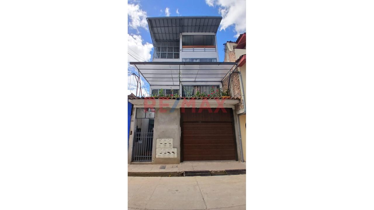 Se Vende Casa De 4 Pisos, Jr. Huaraz 111, 1/2 Cuadra Via De Evitamiento, Cajamarca - 1