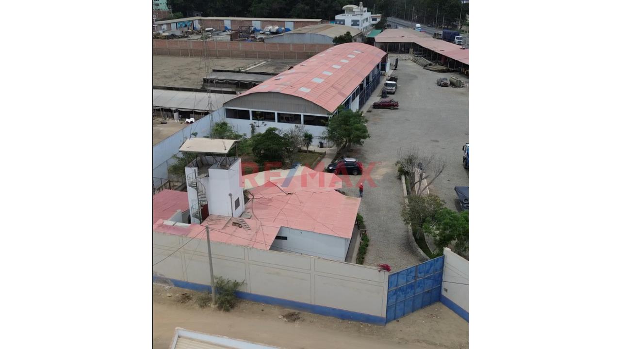 Se Alquila Local De 9100 Mt2 En Plena Panamericana A 4 Cuadras Del Óvalo De Huanchaco A 15,000 Dólares - 2