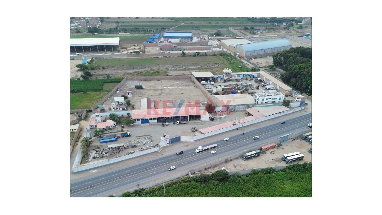 Se Alquila Local De 9100 Mt2 En Plena Panamericana A 4 Cuadras Del Óvalo De Huanchaco A 15,000 Dólares - 3