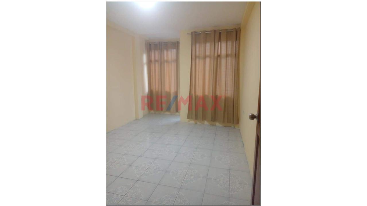 Casa De 3 Pisos En Tingo Maria Centro - 19