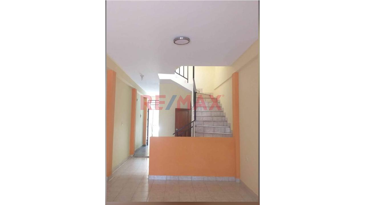 Casa De 3 Pisos En Tingo Maria Centro - 3