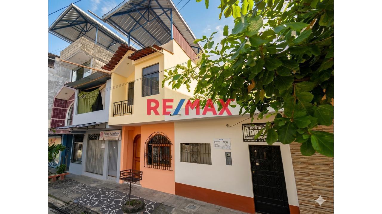 Casa De 3 Pisos En Tingo Maria Centro - 1