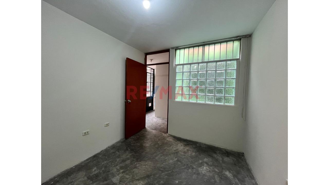 Se Vende 2 Dptos De 2 Dorm + Azotea Fte Al Colegio Politecnico De Comas - 9