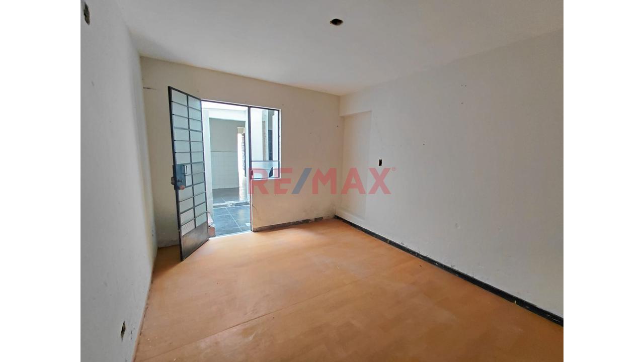 Vendo Casa Como Terreno En La Victoria - 2