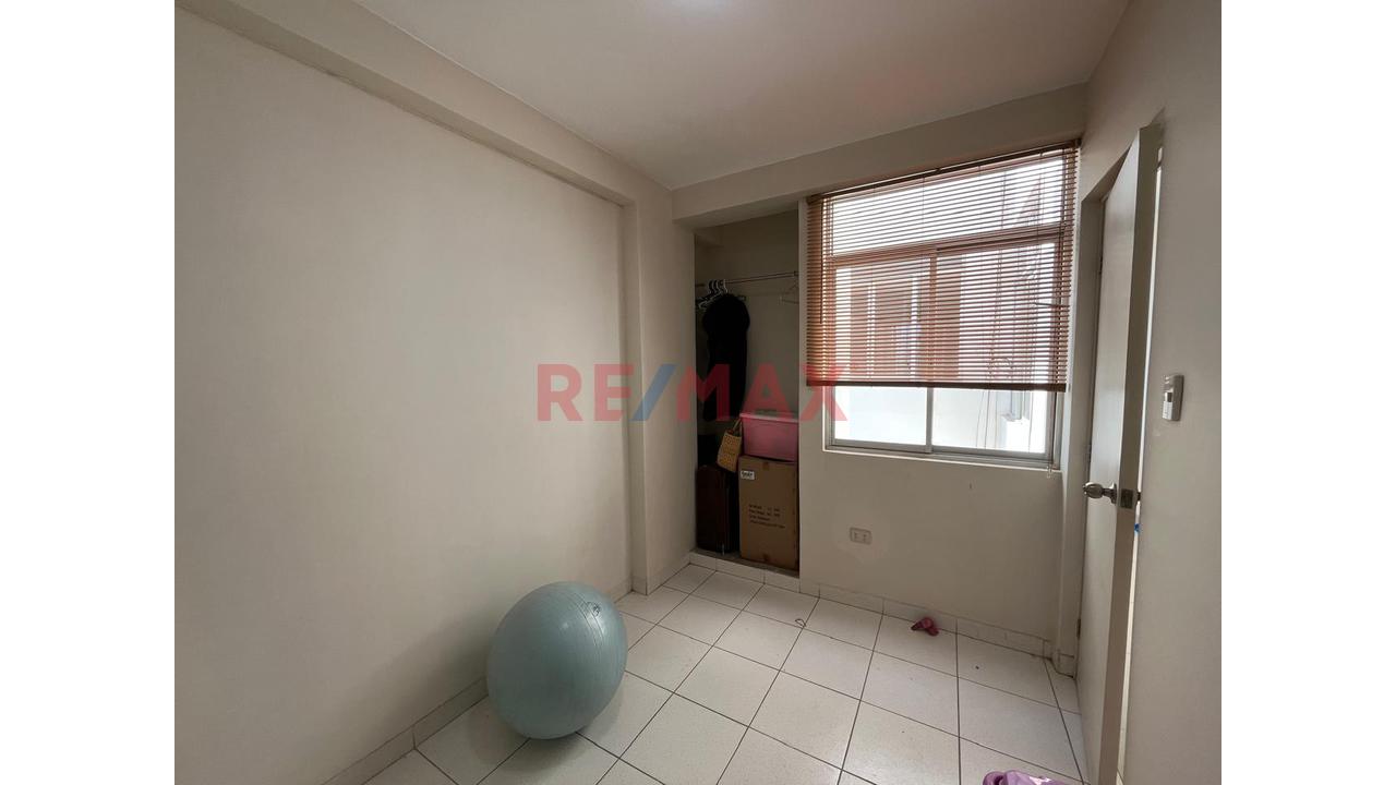 Departamento En Venta En Los Juncos Urb. Miraflores - 9