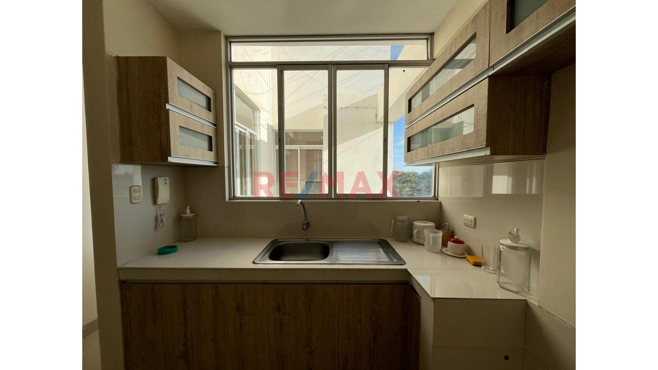 Departamento En Venta En Los Juncos Urb. Miraflores - 6