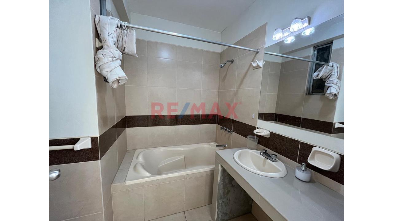 Departamento En Venta En Los Juncos Urb. Miraflores - 7