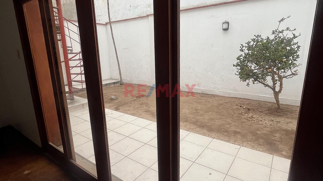Vendo Casa De Dos Pisos Y Terraza Vista Al Parque - 8