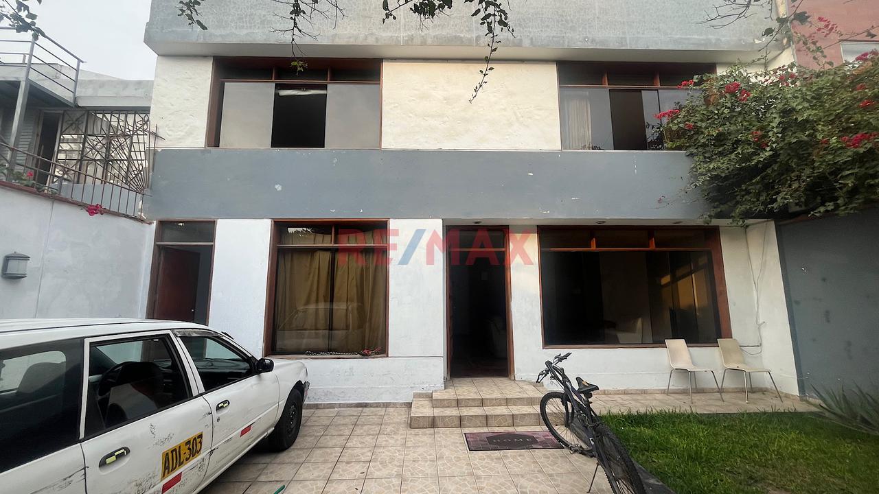 Vendo Casa De Dos Pisos Y Terraza Vista Al Parque - 2