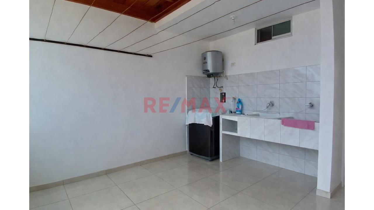 Se Vende Casa Frente A Parque En Urb Soliluz - 16
