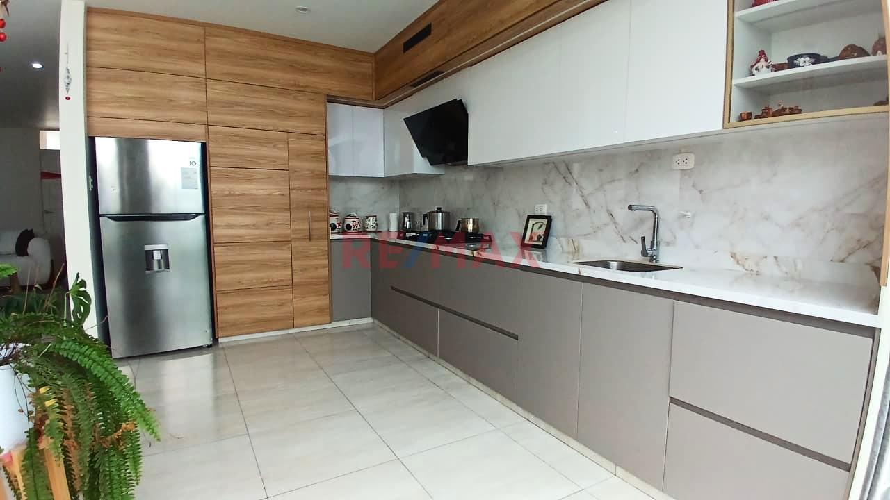 Se Vende Casa Frente A Parque En Urb Soliluz - 5
