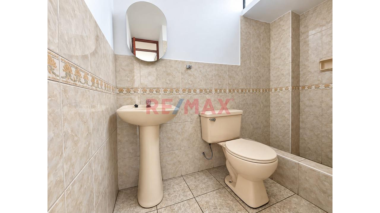 Oportunidad Única Casa Para Oficinas En Los Olivos En Alquiler — foto 6