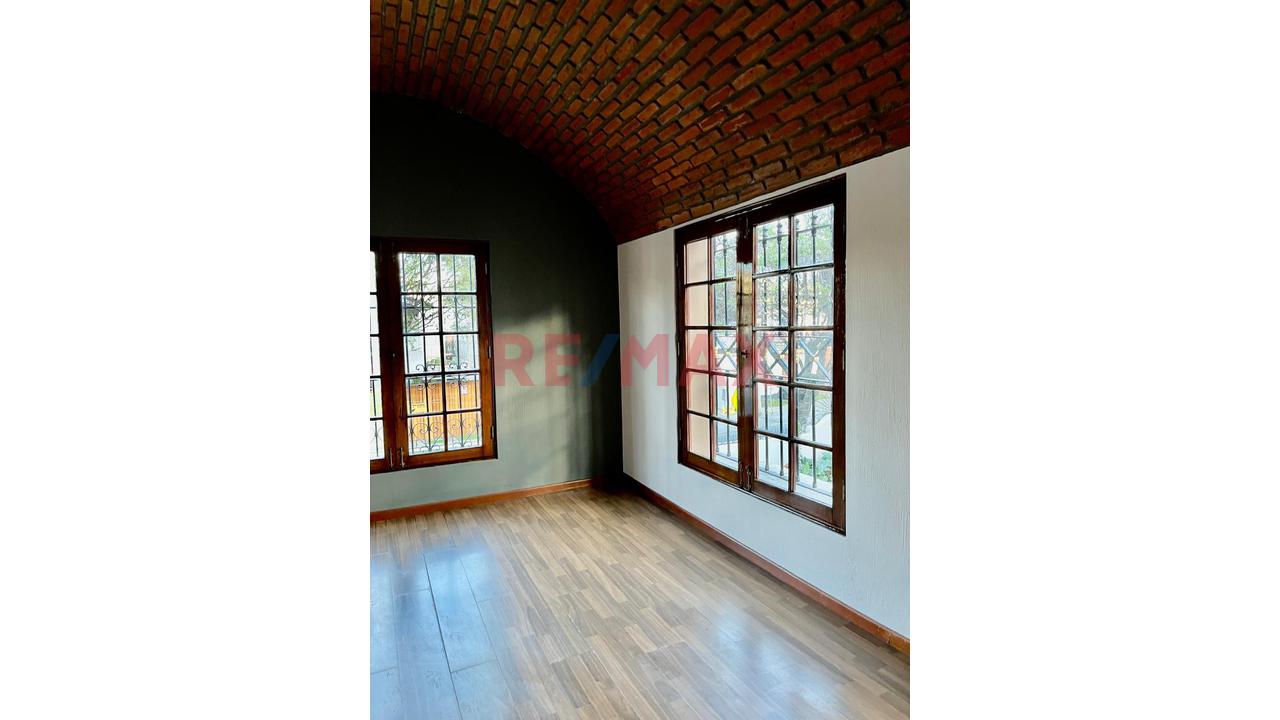 Alquiler De Local (Casa Comercial) En Urb. La Señorial De Cayma - 10