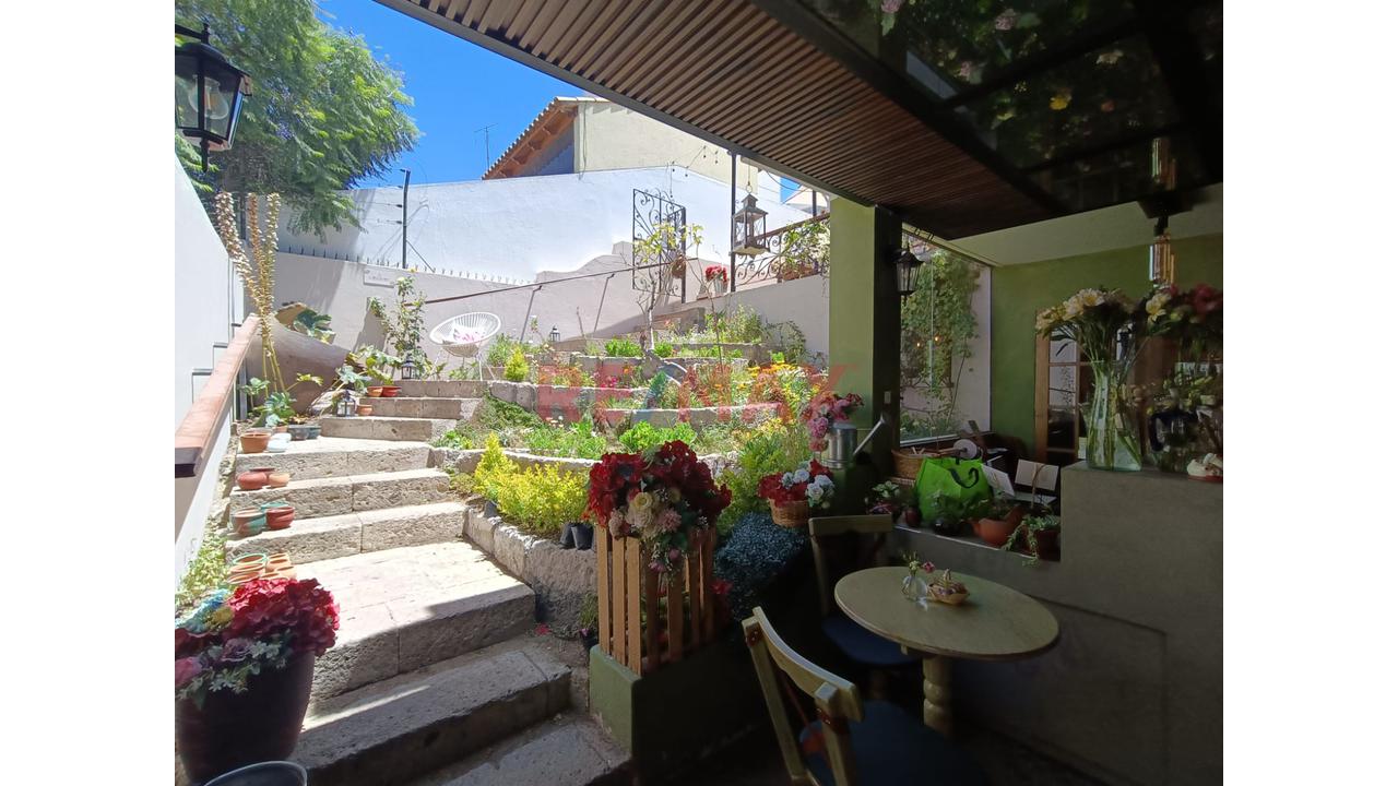 Alquiler De Local (Casa Comercial) En Urb. La Señorial De Cayma - 4