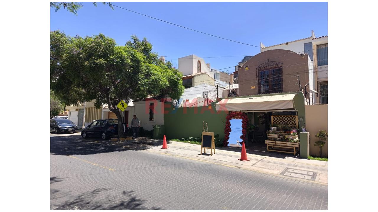 Alquiler De Local (Casa Comercial) En Urb. La Señorial De Cayma - 3