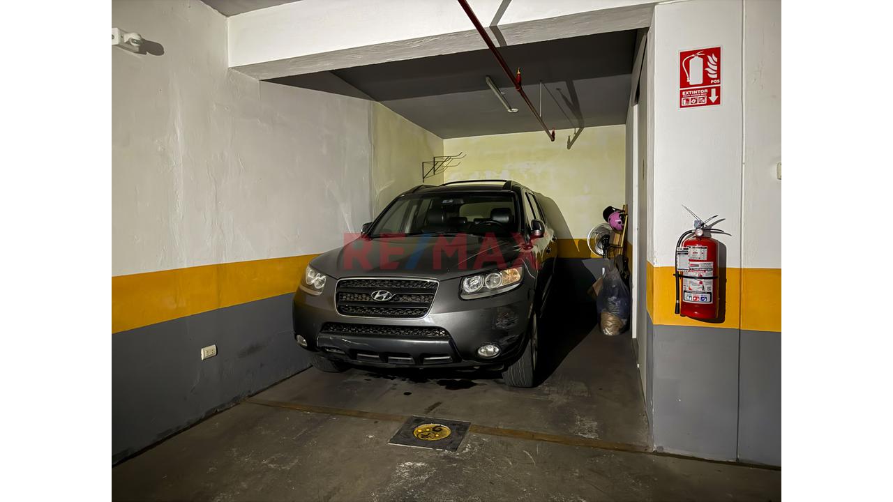 Vendo Comodo Y Bien Distribuido Departamento En Surquillo - 19