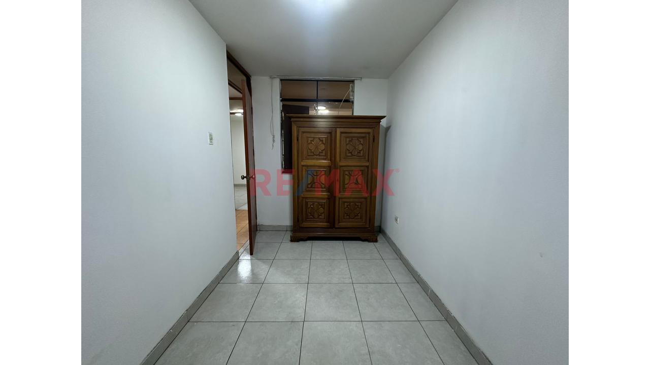 Vendo Departamento De 3 Dormitorios En Tercer Piso En Avenida El Retablo — foto 12