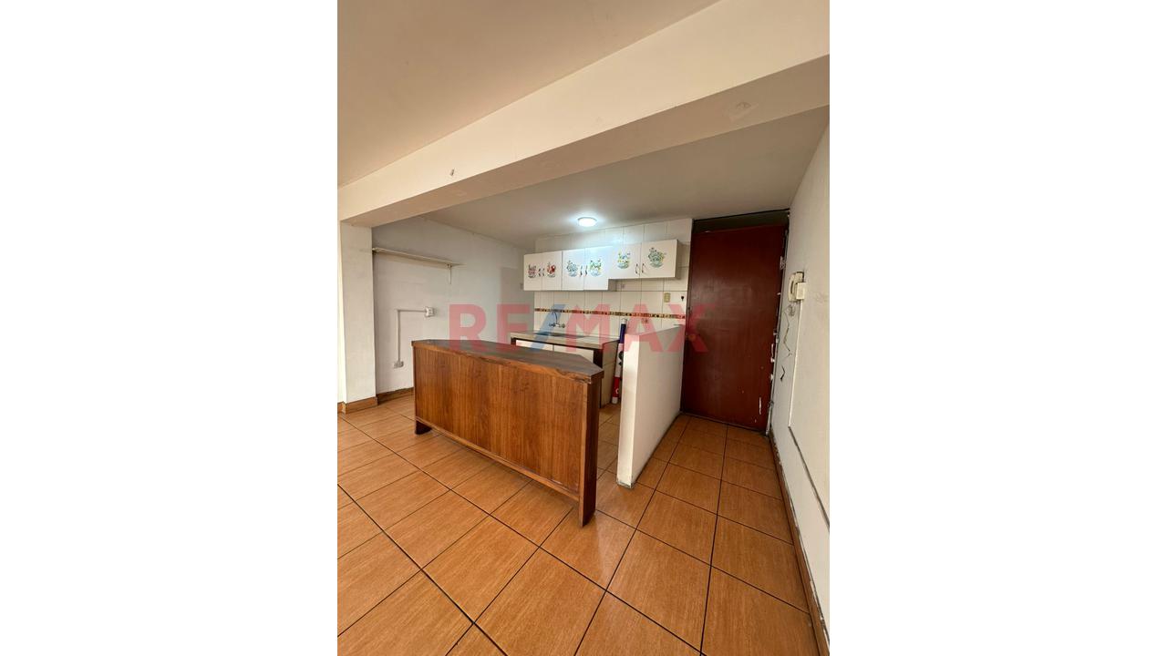 Vendo Departamento De 3 Dormitorios En Tercer Piso En Avenida El Retablo — foto 6