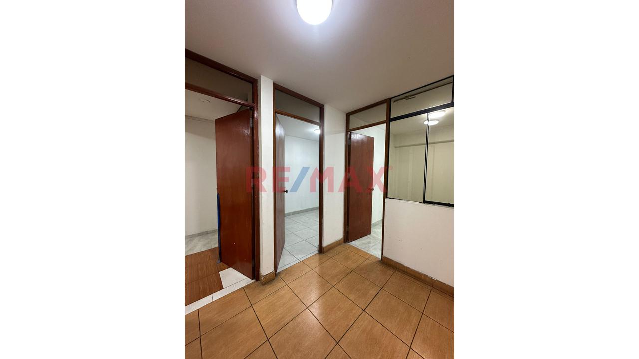 Vendo Departamento De 3 Dormitorios En Tercer Piso En Avenida El Retablo — foto 10