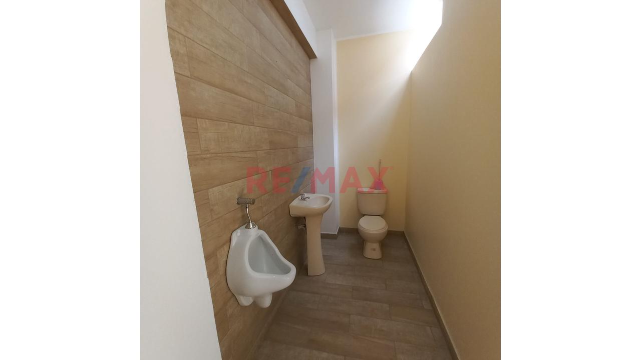 Alquilo Local Comercial En Piso 2 - 2