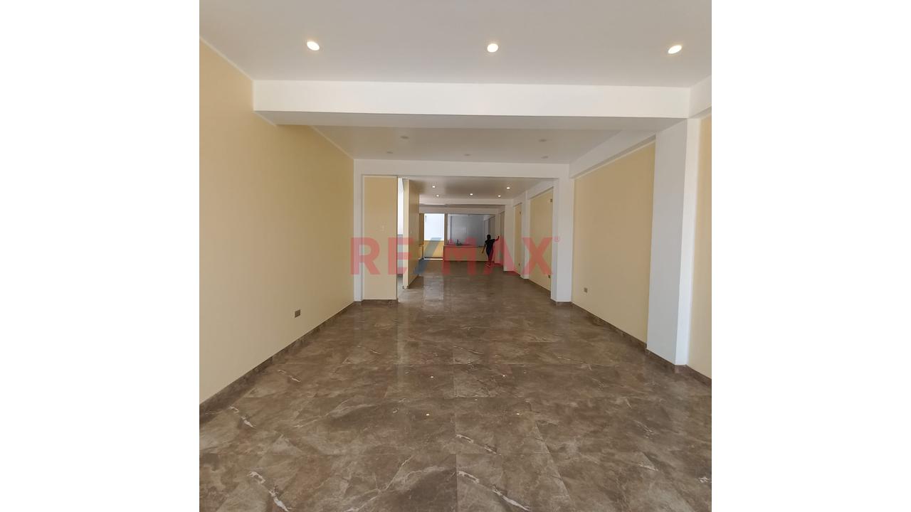 Alquilo Local Comercial En Piso 2 - 5