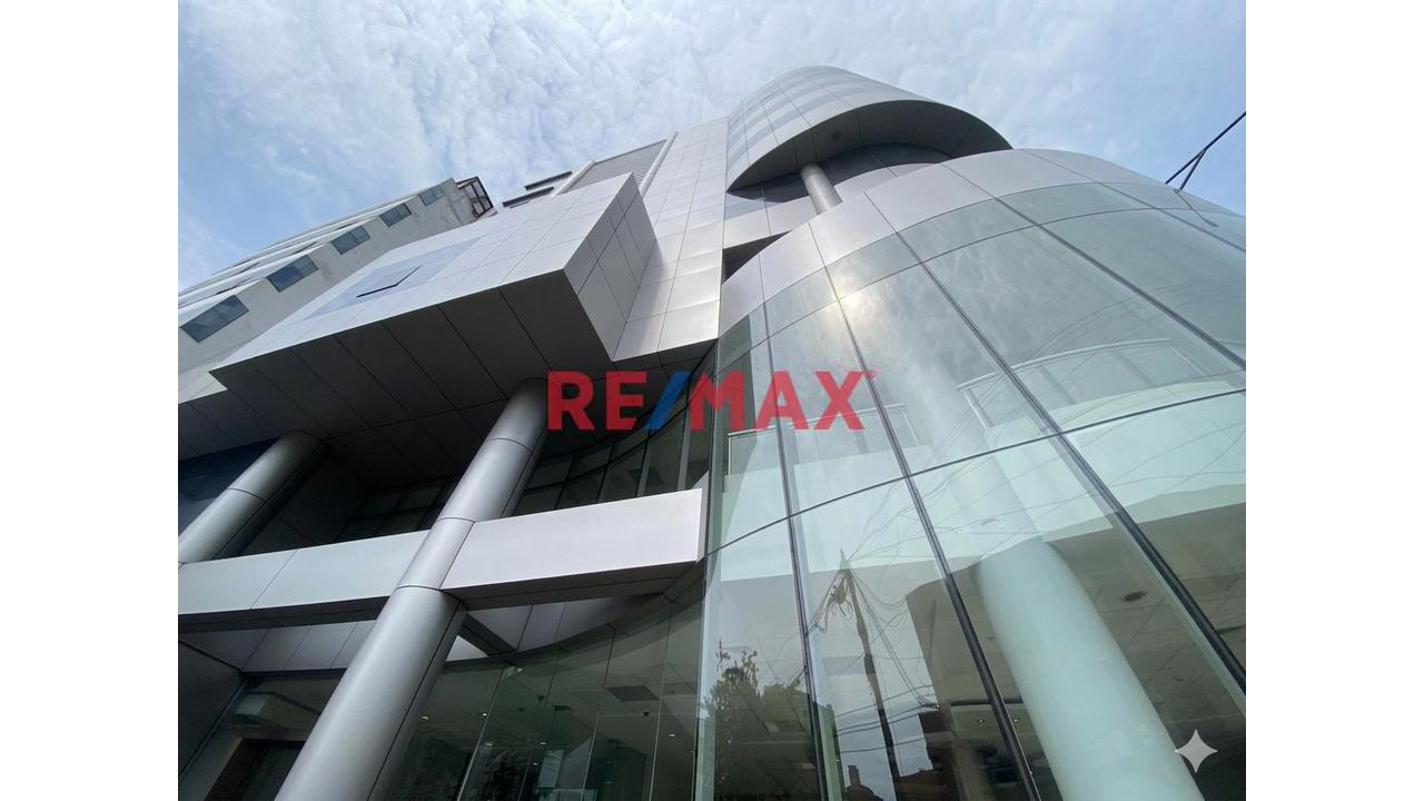 Venta De Edificio Corporativo De A.C. 9643M2  Ubicado En El Centro Comercial De Miraflores