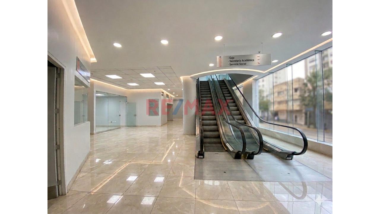 Venta De Edificio Corporativo De A.C. 9643M2  Ubicado En El Centro Comercial De Miraflores — foto 4