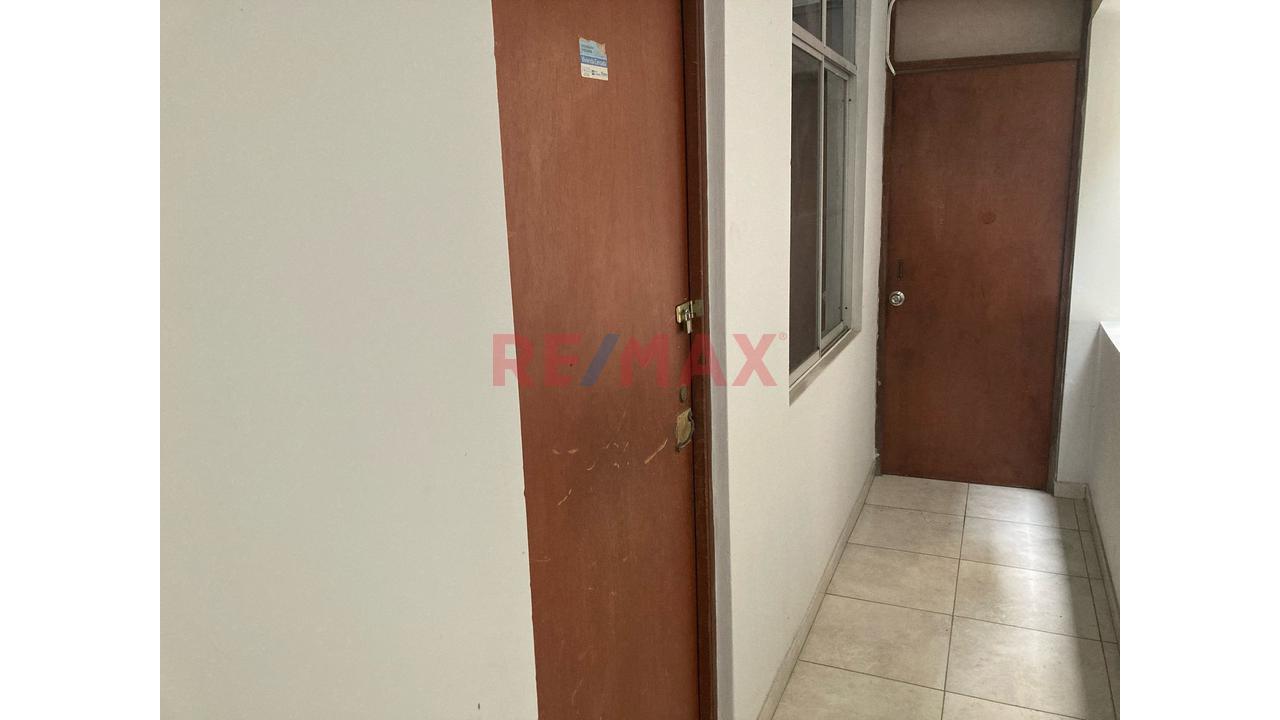 Venta De Inmueble De 4 Niveles De 2Do Piso Al 5To Piso En La Zona A De San Juan De Miraflores - 4