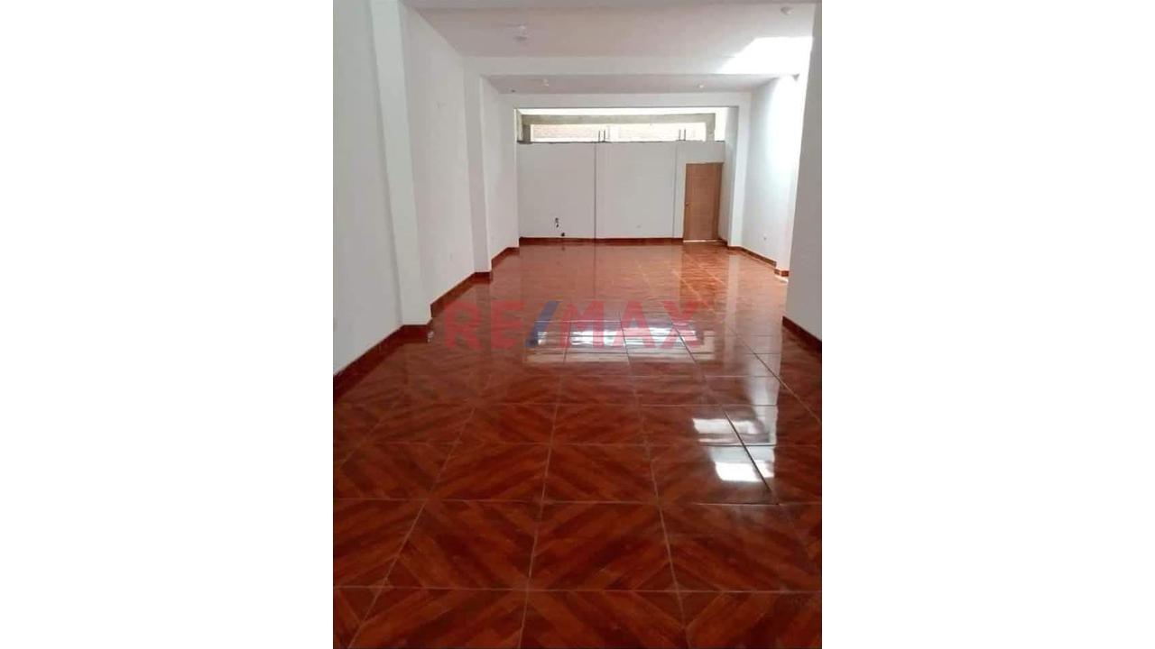 Se Casa De 2 Pisos Con Cochera Y/O Local Comerial En Primer Niver / Chepen - 2