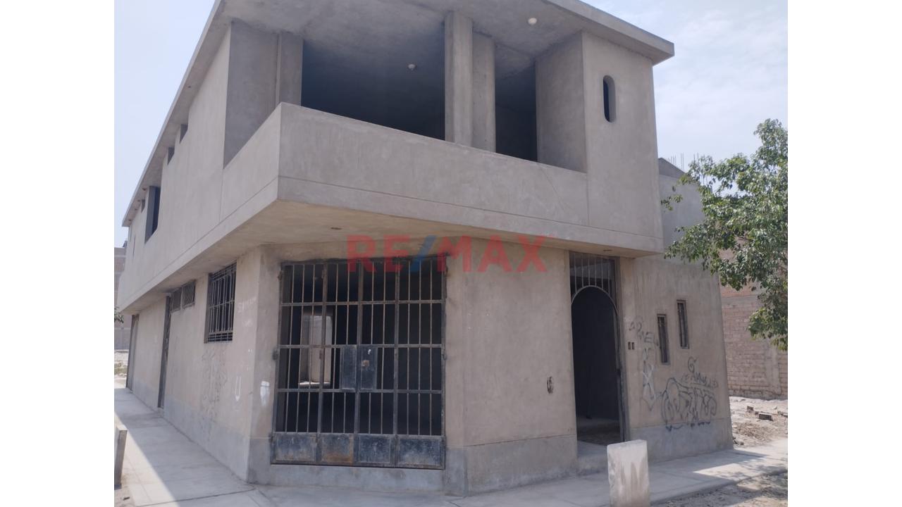 Venta De Casa De 2 Pisos En Carabayllo