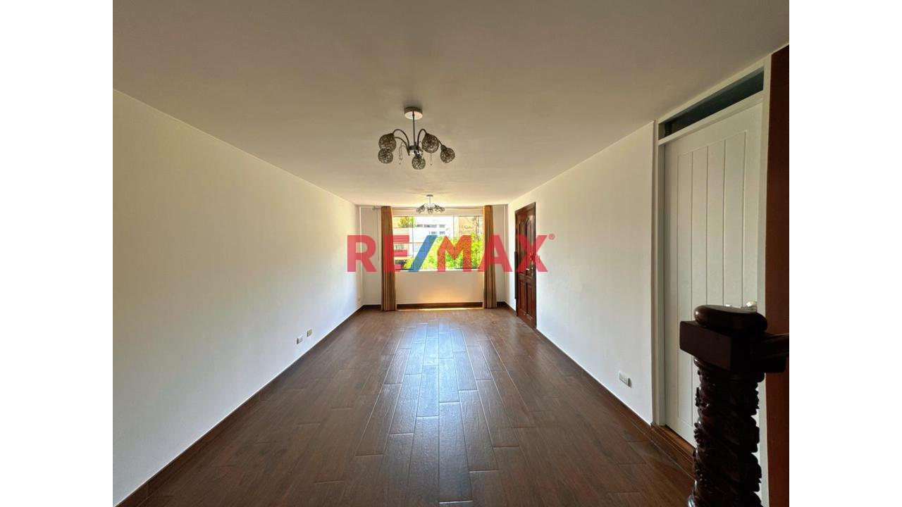 ✨ Moderno Tríplex En Venta En La Molina – Calle Los Fresnos | Terraza + Parrilla + Excelente Iluminación ✨ - 1