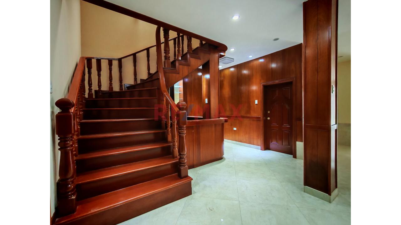🚨 Casa De Estreno En Av. Loreto – Zona Altamente Comercial - 5