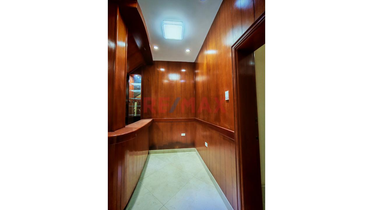 🚨 Casa De Estreno En Av. Loreto – Zona Altamente Comercial - 6