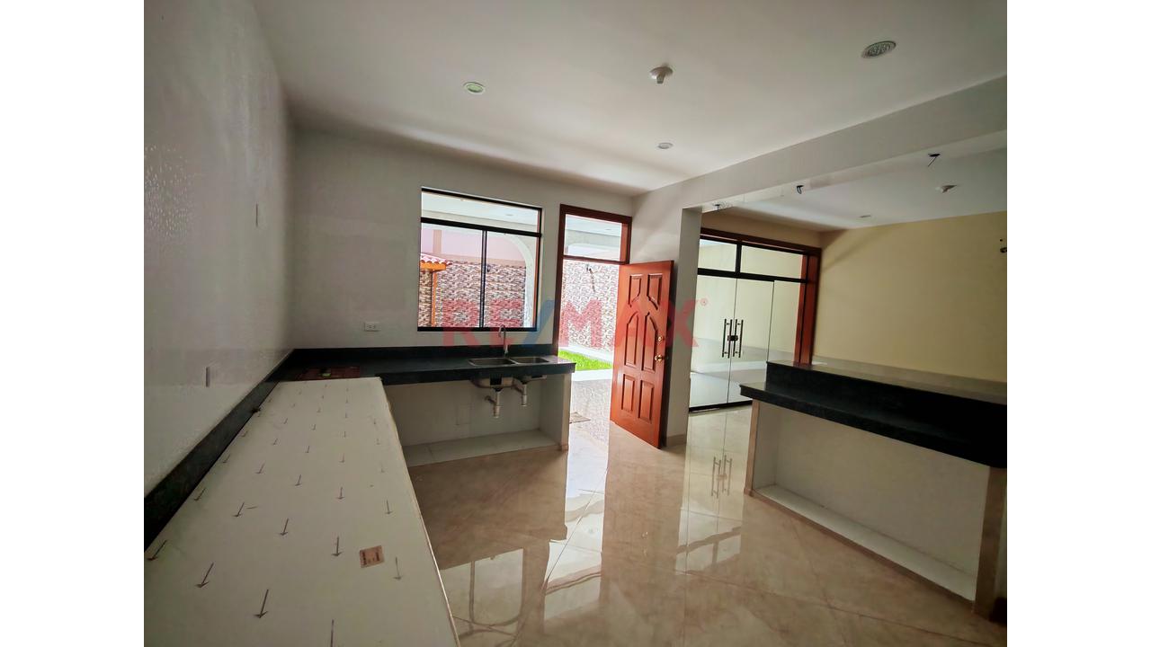 🚨 Casa De Estreno En Av. Loreto – Zona Altamente Comercial - 9