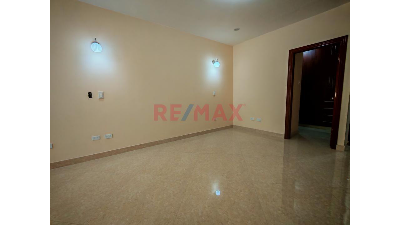 🚨 Casa De Estreno En Av. Loreto – Zona Altamente Comercial - 13