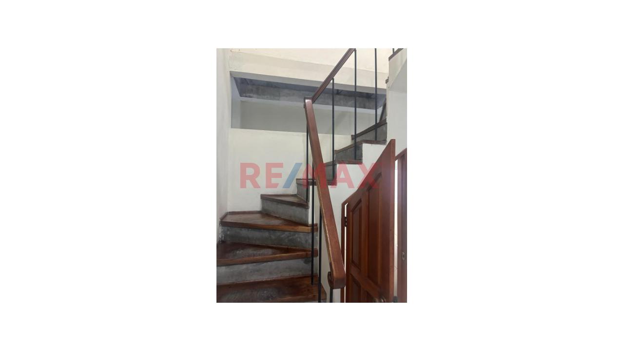 Precio Negociable De Casa Amplia Con Potencial Doble Ingreso - 4