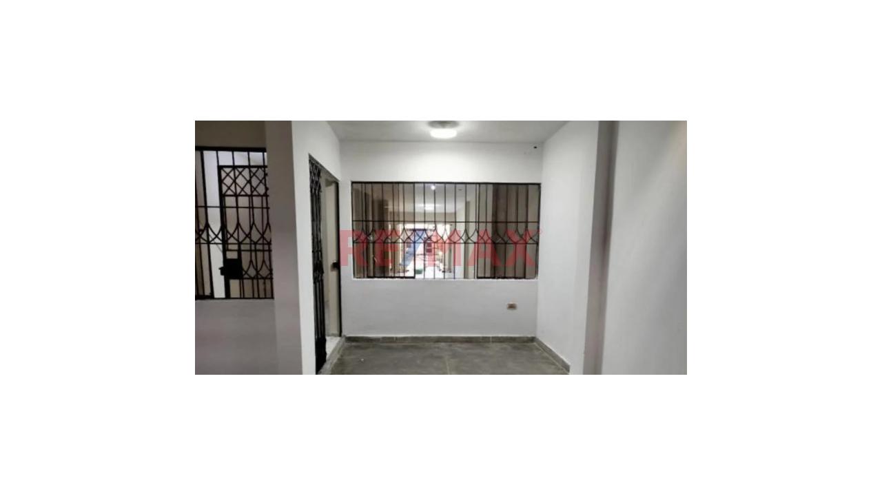 Precio Negociable De Casa Amplia Con Potencial Doble Ingreso - 16