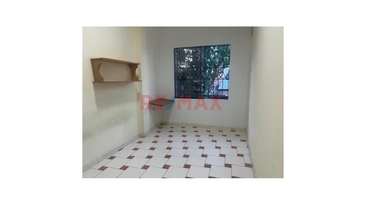 Precio Negociable De Casa Amplia Con Potencial Doble Ingreso - 7