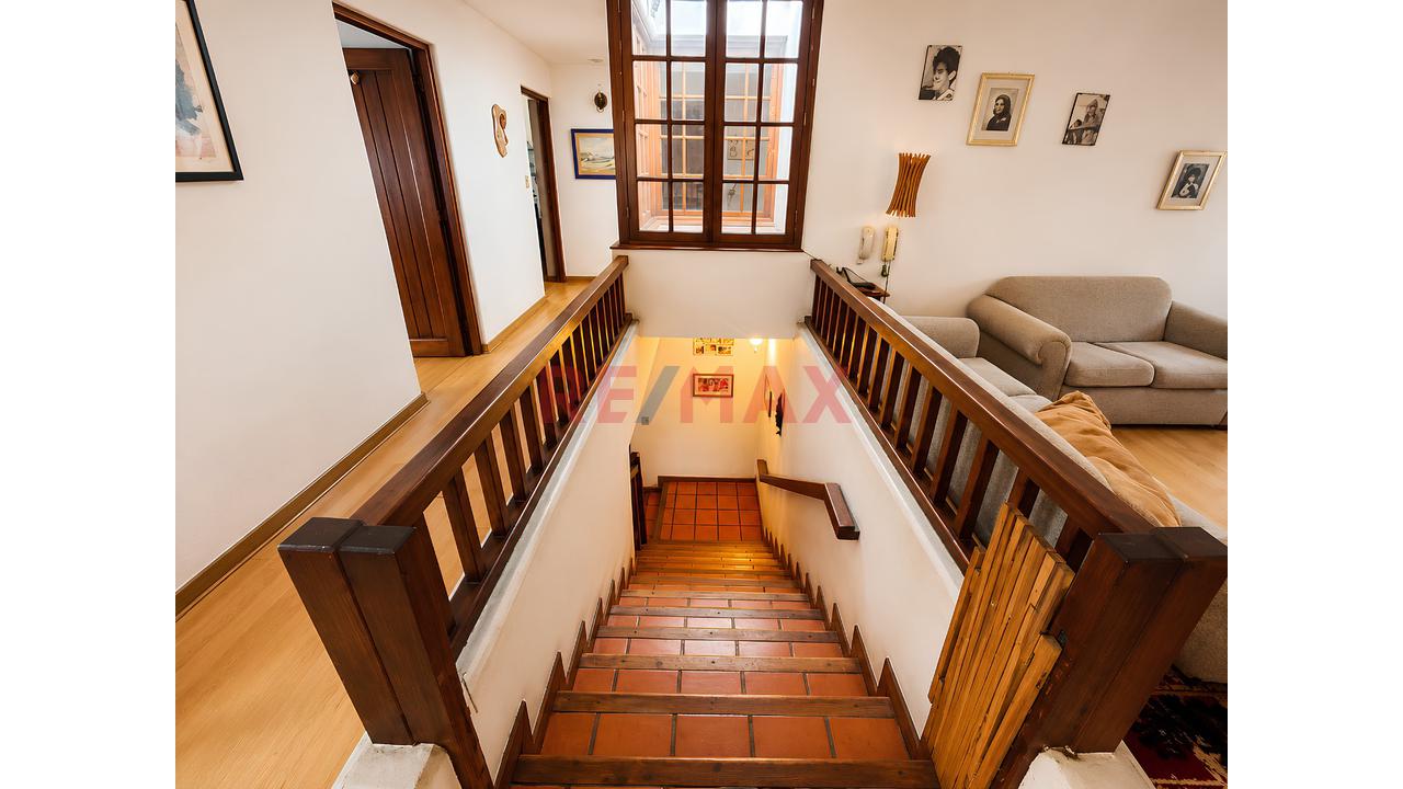 Hermosa Casa En Venta De 334M² Frente A Parque – Ubicación Privilegiada En Surco - 6