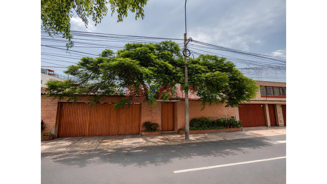 Hermosa Casa En Venta De 334M² Frente A Parque – Ubicación Privilegiada En Surco - 21