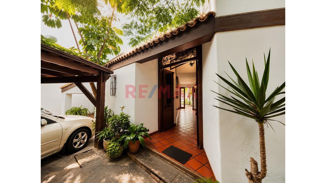 Hermosa Casa En Venta De 334M² Frente A Parque – Ubicación Privilegiada En Surco - 15