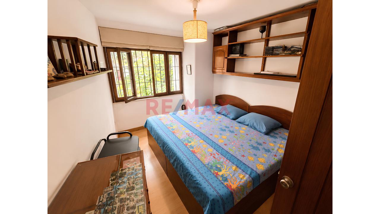 Hermosa Casa En Venta De 334M² Frente A Parque – Ubicación Privilegiada En Surco - 9
